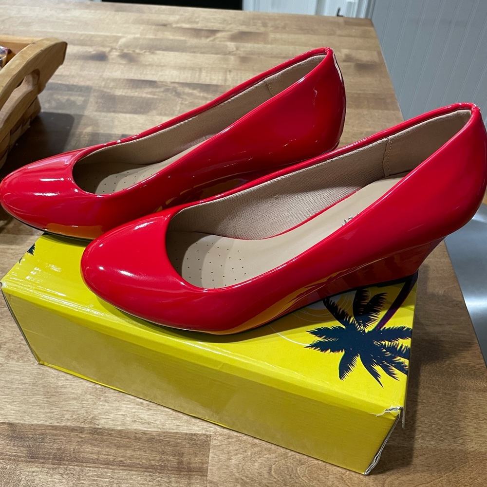 Red patent leather wedges sz 7
